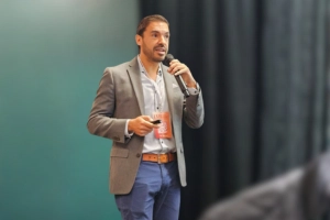 Dr Carlos Salazar Cirujano endovascular
